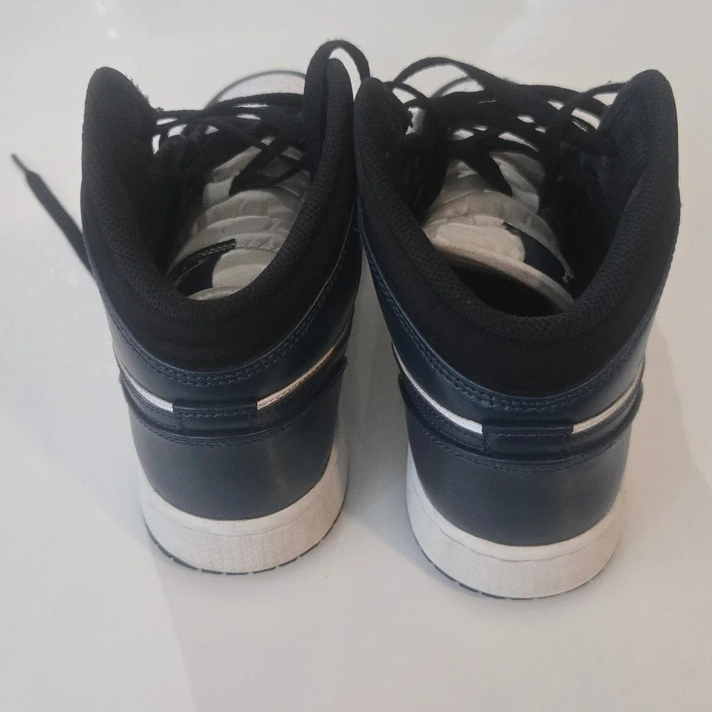 Nike Air Jordan 1 Mid Obsidian White Navy Blue Sneakers 554725-411 Mens 7Y